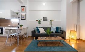 Modern 2Bd Apt In Athens , 3-Min Metro